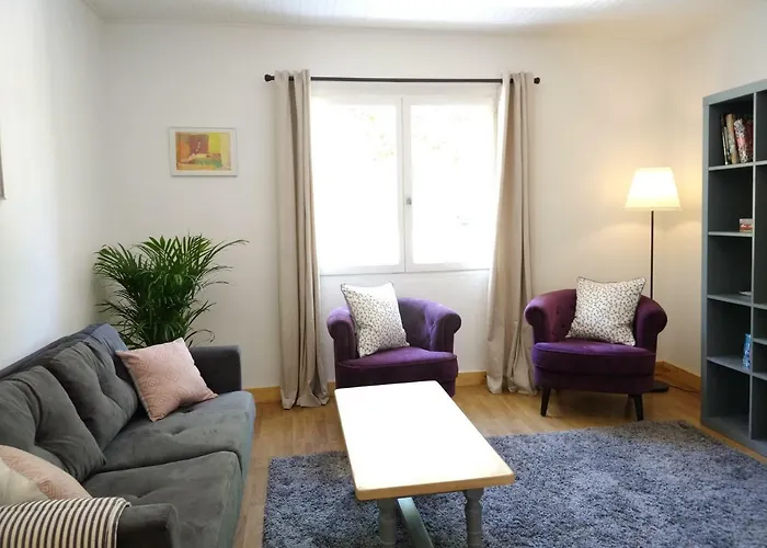 De Garrigue 펜션 *